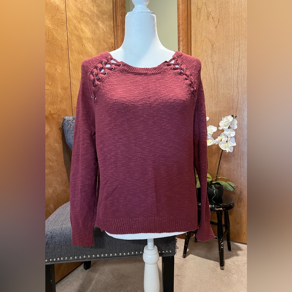 Express Women’s High Low Crew Neck Long Sleeve Burgundy Sweater Size Medium